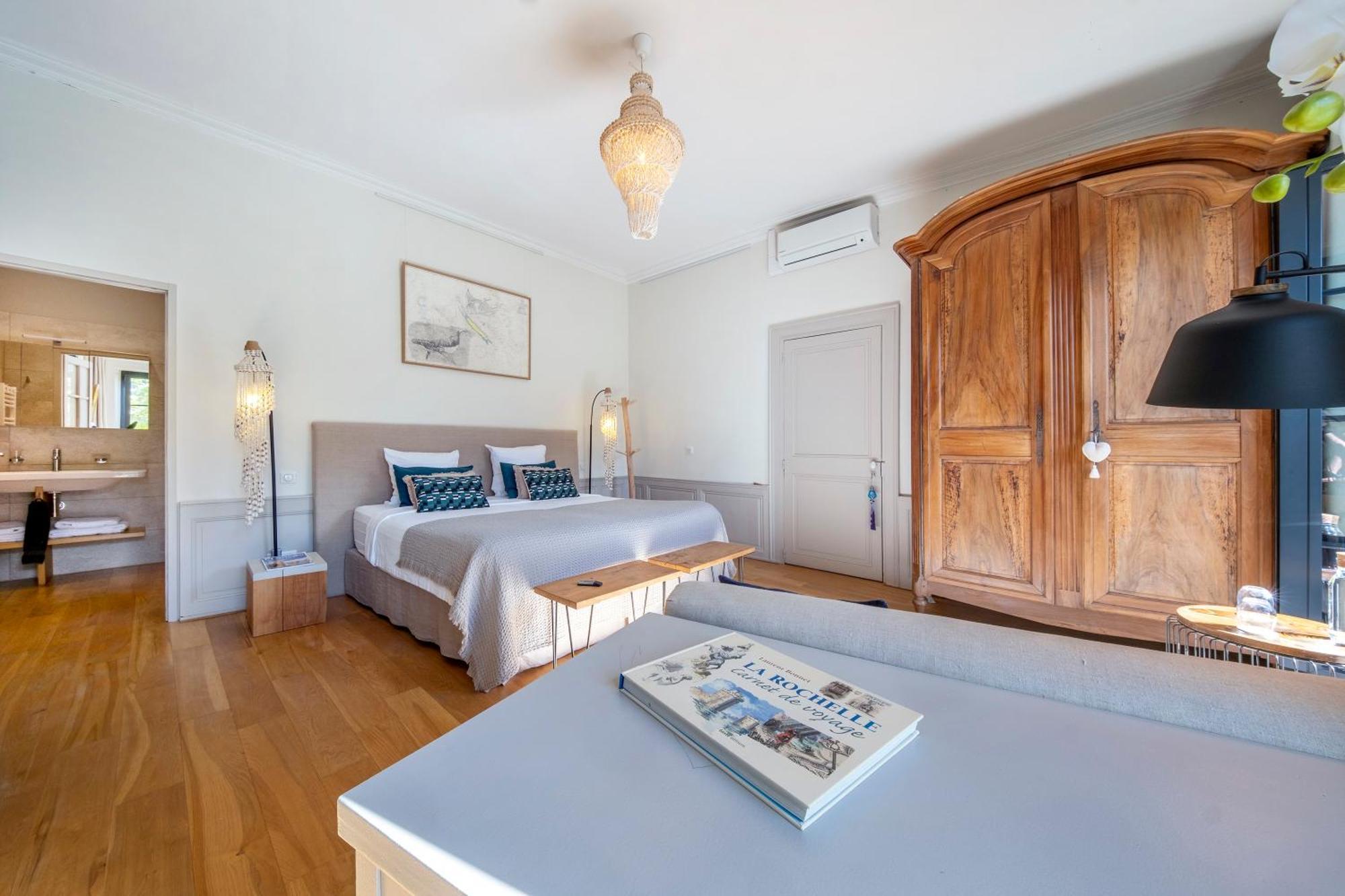 Escale Rochelaise, Gite Urbain Avec Spa Bain Nordique Et Sauna Tonneau لا روشيل المظهر الخارجي الصورة